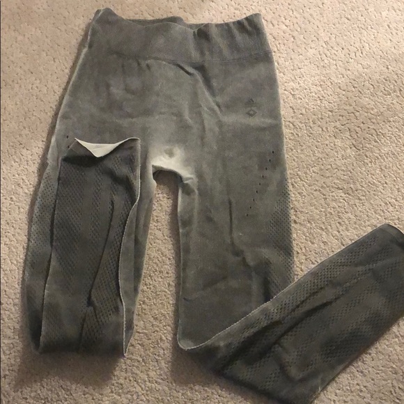 Adidas Knit Seamless Leggings • Adidas Wanderlust - Picture 3 of 5